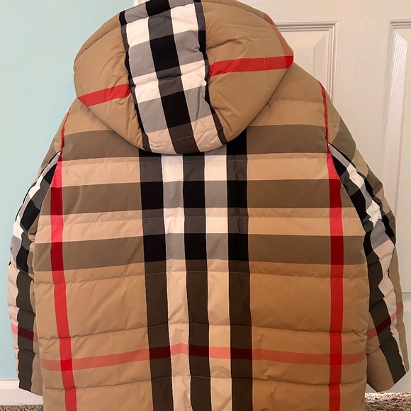 55% off! Authentic Burberry Reversible Recycled Nylon Re:Down® Puffer Jacket XL - Picture 4 of 16
